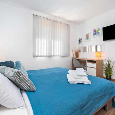 Apartman Lorena Rovigno Esterno foto