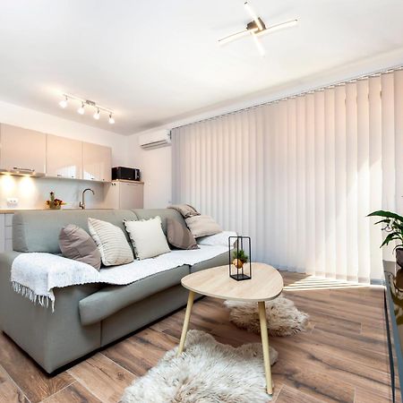 Apartman Lorena Rovigno Esterno foto