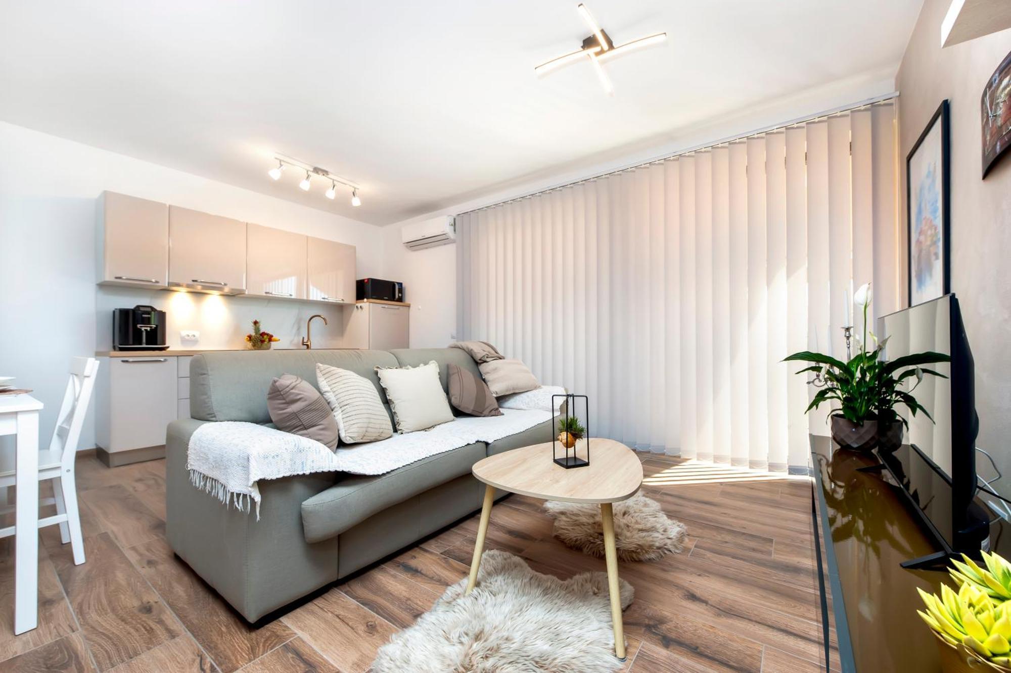 Apartman Lorena Rovigno Esterno foto